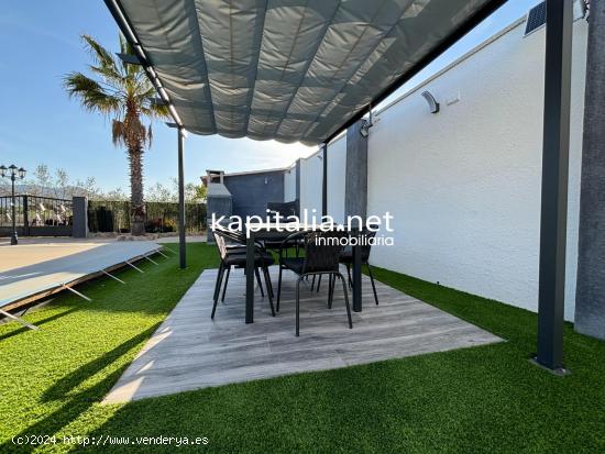 Chalet a la venta en Gaianes - ALICANTE