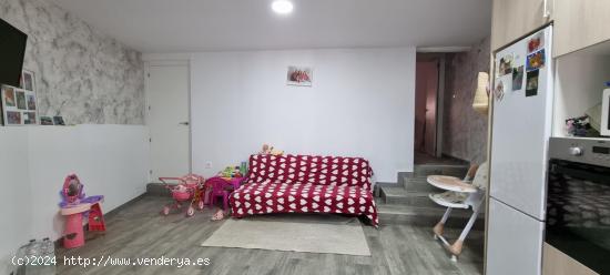 Venta de casa en Rueda de Jalón - ZARAGOZA