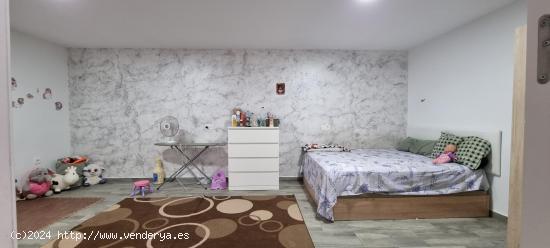 Venta de casa en Rueda de Jalón - ZARAGOZA