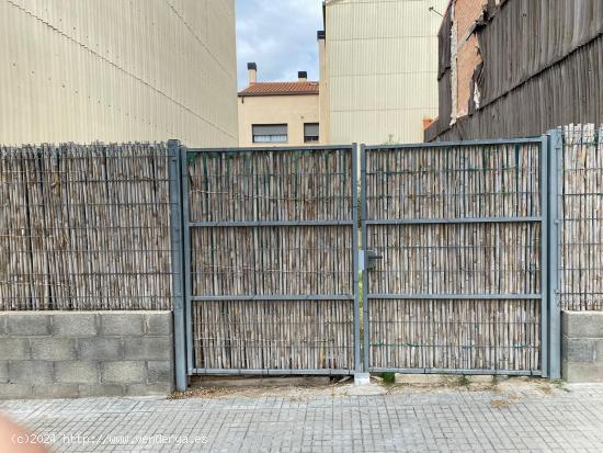 Terreno en venta de 136 m2 en la calle principal de Sant Vicenç de Castellet - BARCELONA