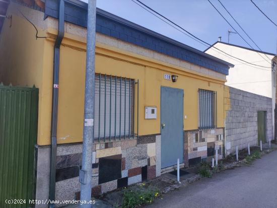 OPORTUNIDAD CASA CO TERENO EN FLORES DEL SIL - LEON