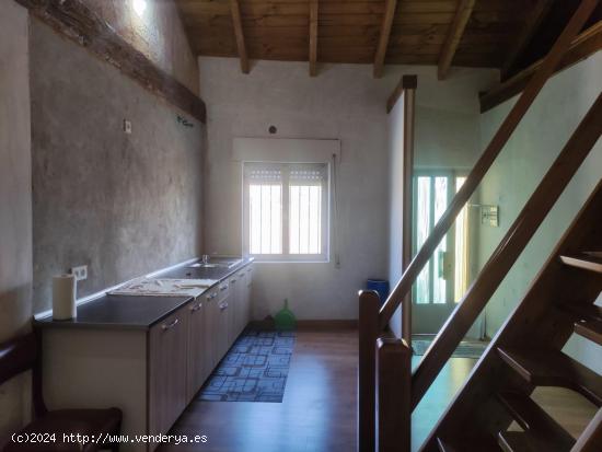 OPORTUNIDAD CASA CO TERENO EN FLORES DEL SIL - LEON