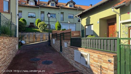 CHALET ADOSADO EN TORRES-URB. FUENTE CORINO - CANTABRIA