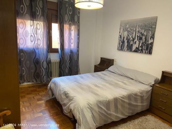 SE VENDE APARTAMENTO EN EL CENTRO DE VALENCIA DE DON JUAN, 60 M2, COCINA, SALÓN, 2 HAB., BAÑO. - L