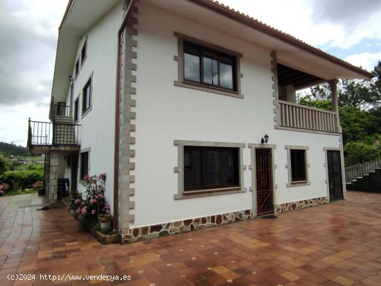 CASA EN VENTA CON AMPLIA FINCA - PONTEVEDRA