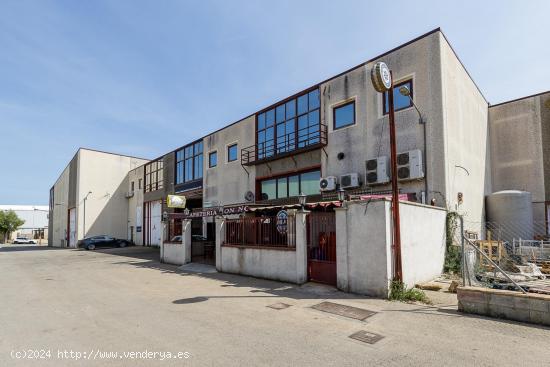  Nave industrial de tres alturas y con licencia de bar restaurante - BALEARES 