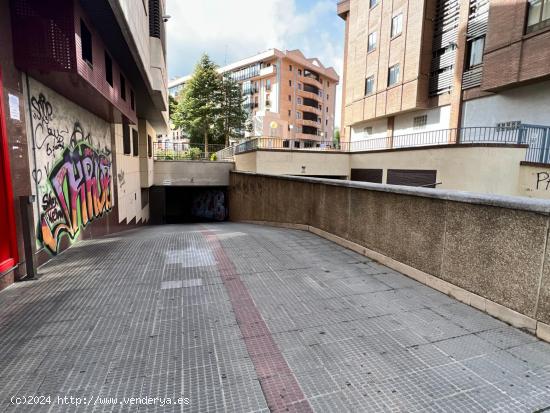 Venta de plaza de garaje cerrada - SALAMANCA