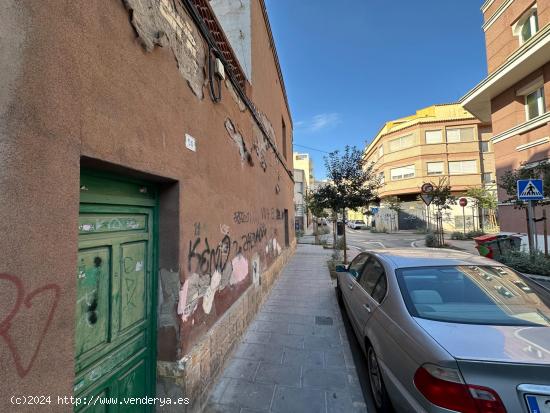 Vivienda en planta baja, esquina, junto a la Ficia de Elda - ALICANTE