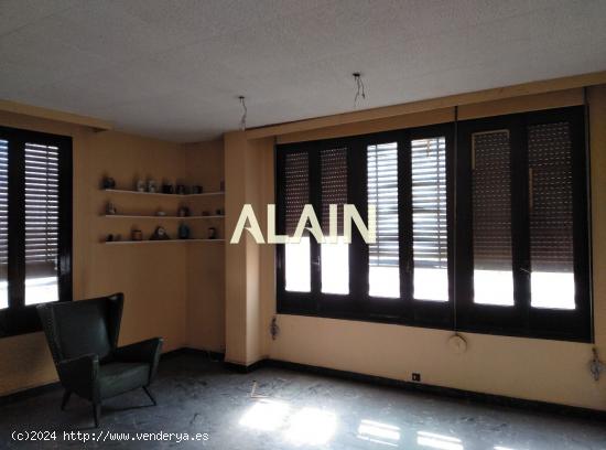 VIVIENDA EN VENTA EN AVENIDA MARIA CRISTINA DE VALENCIA - VALENCIA