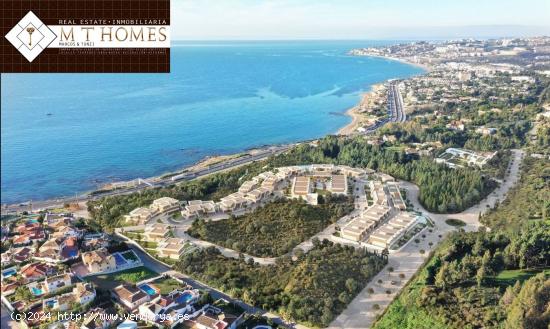  CASA PAREADA A ESTRENAR - VISTAS PANORÁMICAS AL MAR  JUNTO A CAMPO DE GOLF Y FRENTE AL MAR - MALAGA 