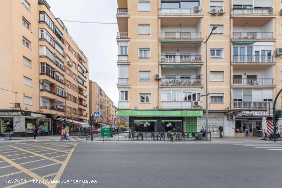 Fantástico Local en esquina c/ Arabial con c/ Isidoro - GRANADA