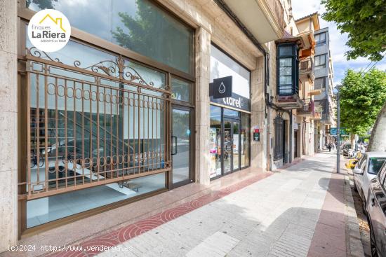 ALQUILER LOCAL COMERCIAL DE MÁS DE 200 m²! - BARCELONA