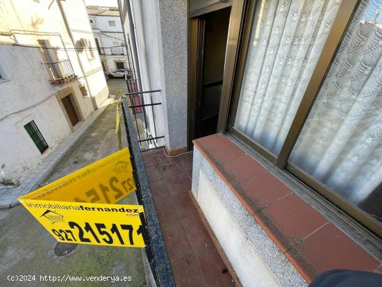 GRAN CASA AMPLIA EN EL CENTRO DE ARROYO DE LA LUZ - CACERES