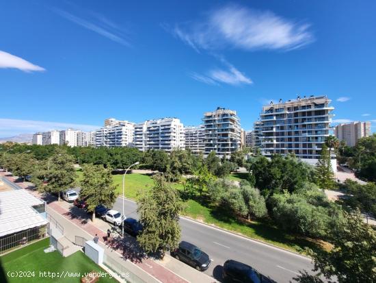 PISO EN VENTA EN PLAYA SAN JUAN CON PISCINA Y GARAGE - ALICANTE