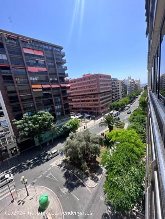 VIVIENDA MARAVILLOSA EN LA RAMBLA DE ALICANTE DISPONIBLE ENERO 2025 - ALICANTE