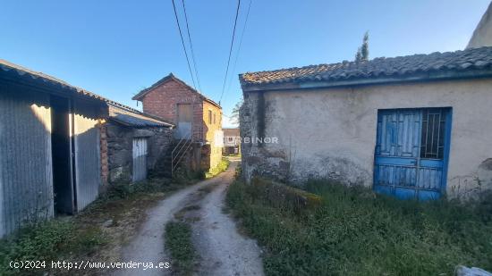 CASA DE PIEDRA, no adosada, calefacción, con FINCA de 4.000 m2 cerca de MASIDE. - ORENSE