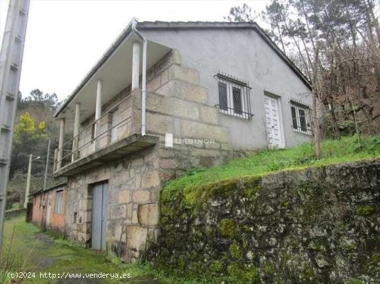 Casa de piedra EN CONSTRUCCION, en parcela de 485 m2  a 7 km. de O CARBALLIÑO. - ORENSE