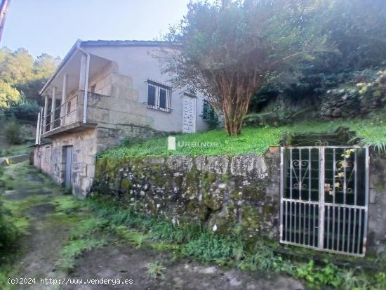 Casa de piedra EN CONSTRUCCION, en parcela de 485 m2  a 7 km. de O CARBALLIÑO. - ORENSE