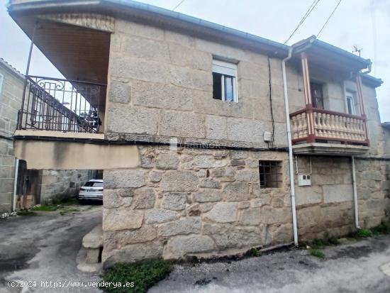 Casa Rústica, en piedra, restaurada. A 2 Km. XINZO DE LIMIA. - ORENSE