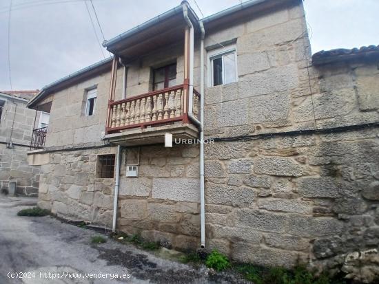 Casa Rústica, en piedra, restaurada. A 2 Km. XINZO DE LIMIA. - ORENSE