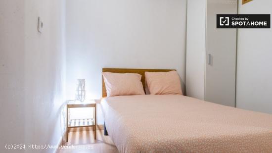 Acogedora habitación en alquiler en apartamento de 2 dormitorios en El Born - BARCELONA