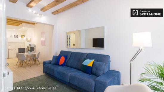 Habitación luminosa en alquiler en un apartamento de 4 dormitorios en Barri Gòtic - BARCELONA