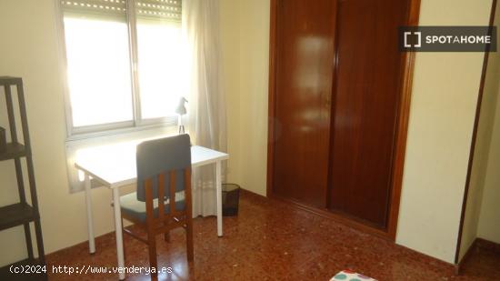 Habitación en piso compartido en Córdoba - CORDOBA