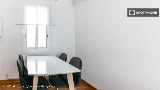 Amplio apartamento de 1 dormitorio en Barcelona - BARCELONA