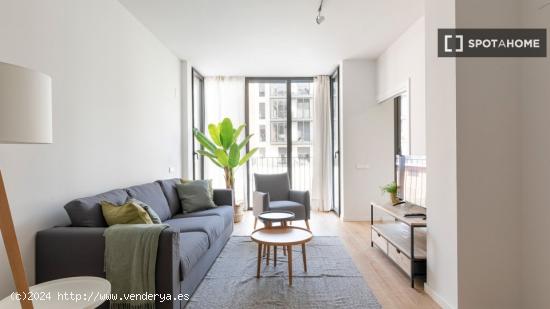 Moderno apartamento amueblado y equipado a un paso del metro en Poblenou - BARCELONA