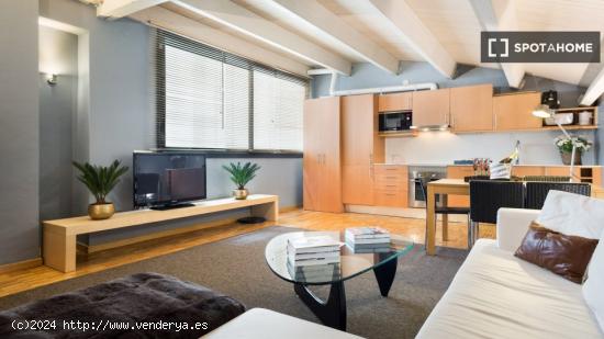 Apartamento entero de 2 dormitorios en Barcelona. - BARCELONA