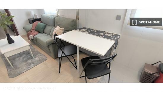 Apartamento de 2 dormitorios en alquiler en Madrid - MADRID