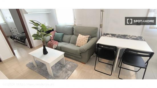 Apartamento de 2 dormitorios en alquiler en Madrid - MADRID