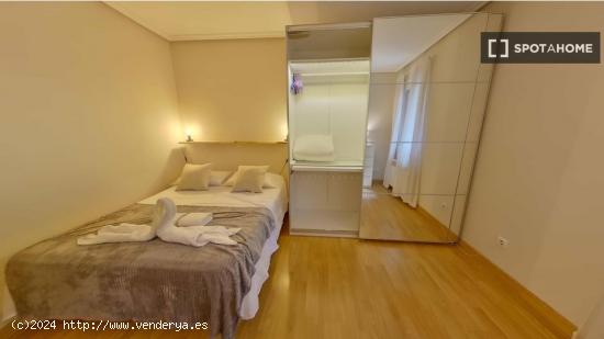 Apartamento de 3 habitaciones en alquiler en Madrid - MADRID