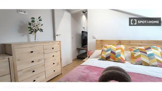 Apartamento de 1 dormitorio en alquiler en Madrid - MADRID