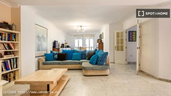 Apartamento completo de 2 dormitorios en Málaga - MALAGA