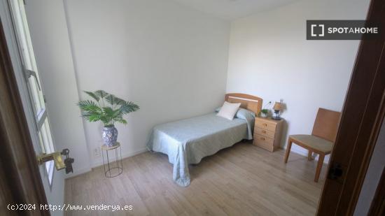 Habitación en piso compartido en valencia. - VALENCIA