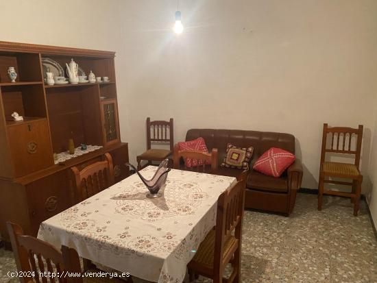 EN VENTA CASA EN OJOS NEGROS Y CORRAL - TERUEL