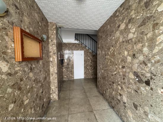 CASABANCO VENDE PISO  DE TRES DORMITORIOS EN MERIDA - BADAJOZ