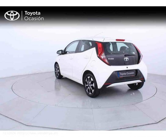 Toyota Aygo 1.0 70 x-play - Zaragoza