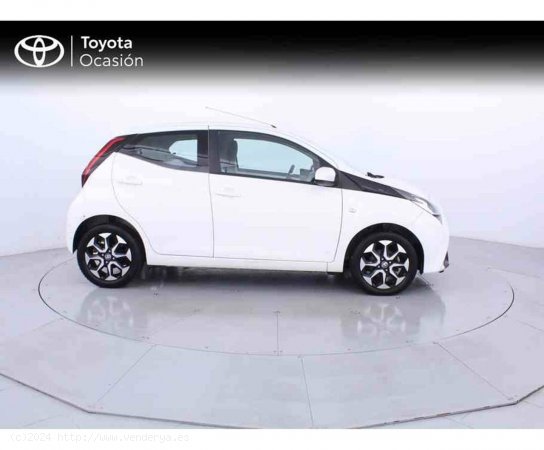 Toyota Aygo 1.0 70 x-play - Zaragoza