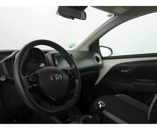 Toyota Aygo 1.0 70 x-play - Zaragoza