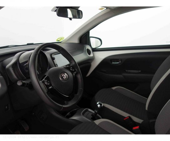 Toyota Aygo 1.0 70 x-play - Zaragoza