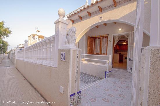 BUNGALOW DE 2 DORMITORIOS 1 BAÑO, TERRAZA EN URB.LOS ALTOS (TORREVIEJA) ALICANTE - ALICANTE