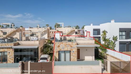 GRAN VILLA EN CIUDAD QUESADA, 2 HAB, 2 BAÑO, PISCINA PROPIA - ALICANTE