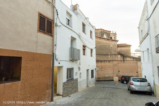 Casa  totalmente reformada  a estrenar,  de dos dormitorios. Da a dos calles. - TARRAGONA