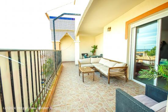 ATICO CON GRAN TERRAZA Y SOLARIUM DE 2 DORMITORIOS EN PLAYA FLAMENCA EN (ORIHUELA COSTA) - ALICANTE