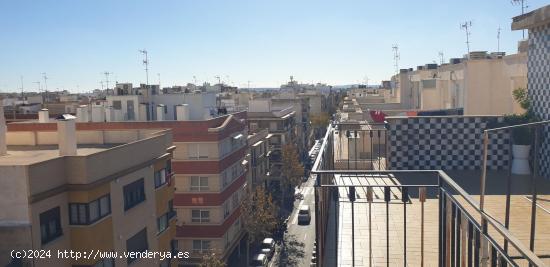 ATICO en zona pisos azules - ALICANTE