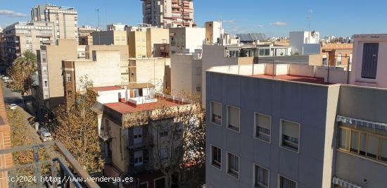 ATICO en zona pisos azules - ALICANTE