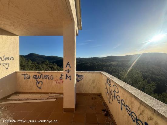 Adosado para reformar en Montmell - TARRAGONA