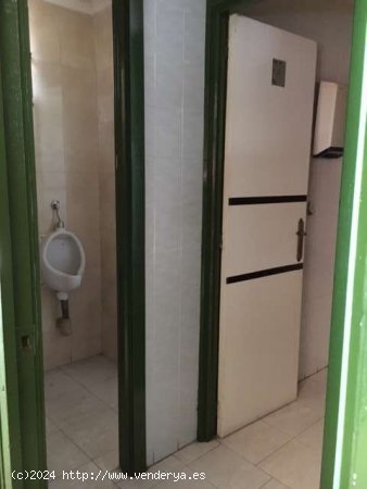 Salamanca ( Plaza Barcelona ) ; venta de local preparado como bar con  terraza. 120.000€ - Sal